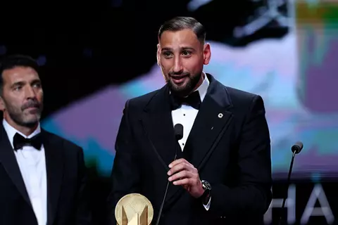 نقاط جائزة ياشين.. دوناروما يتفوق على أليسون بفارق كبير